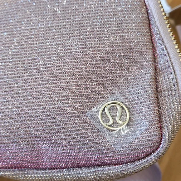 Lululemon Everywhere Belt Bag *glitter - Picture 3 of 3